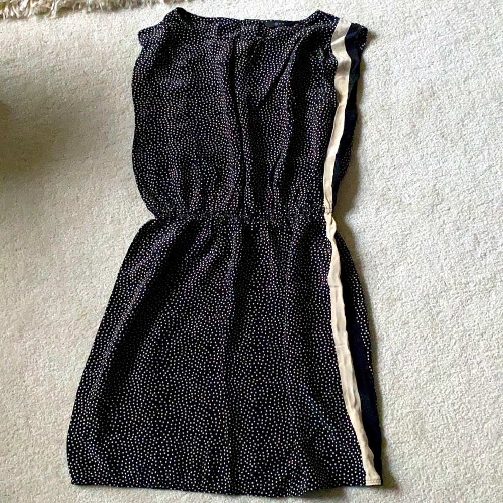 Elegant sleeveless polka dot silk dress!